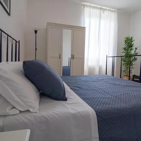 256 - Casa San Bernardo Vista Mare, Nel Di 아파트